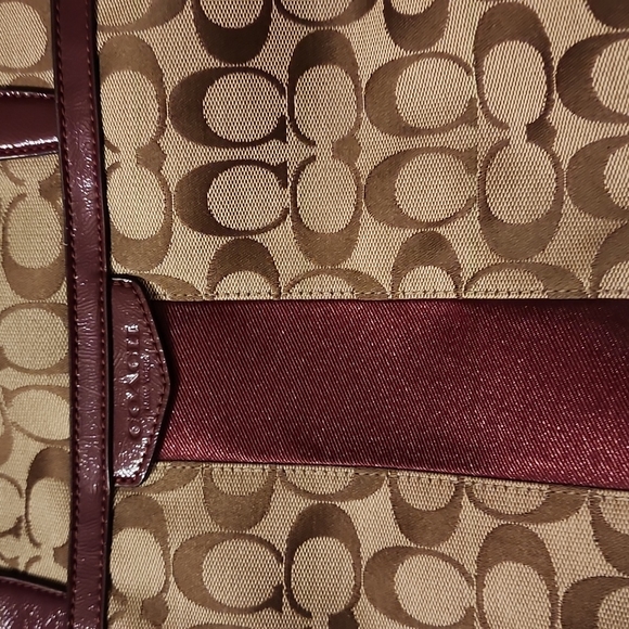 Coach purse - Picture 2 of 3